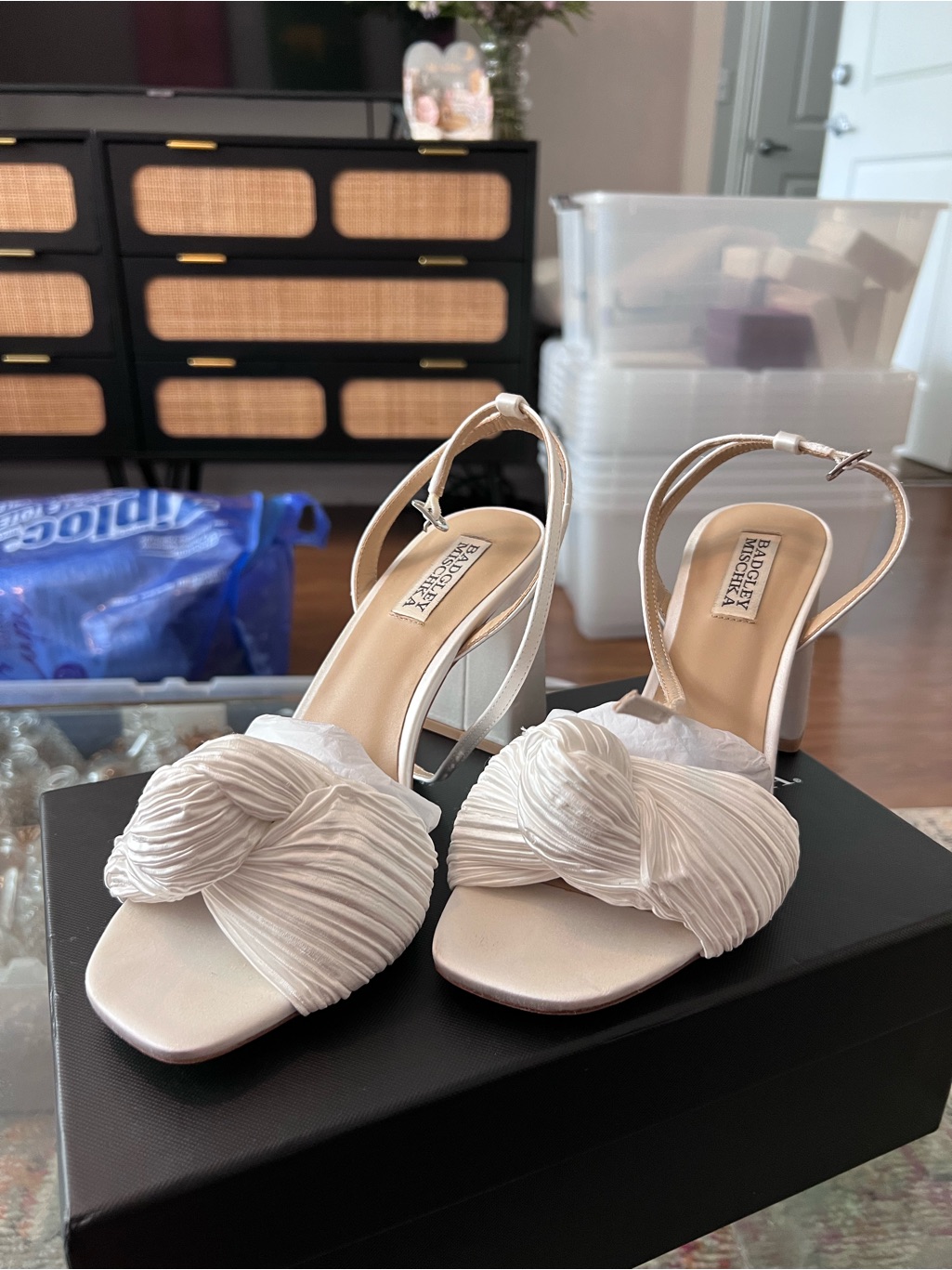 Badgley Mischka Dafne White Knotted Pleat Slingback Heels